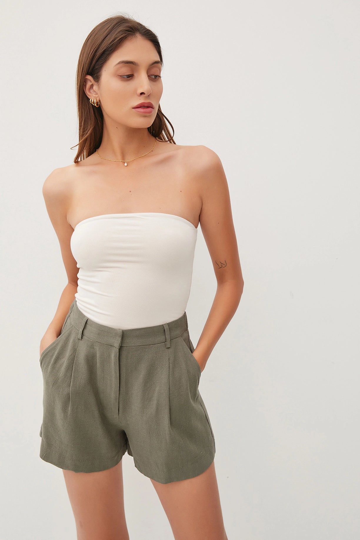Linen blend pleated shorts olive