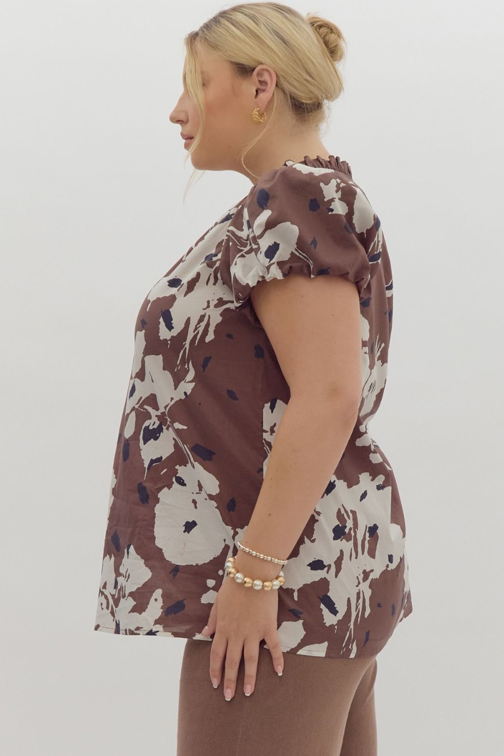 Printed short puff sleeve v-neck top w/ ruffled neckline