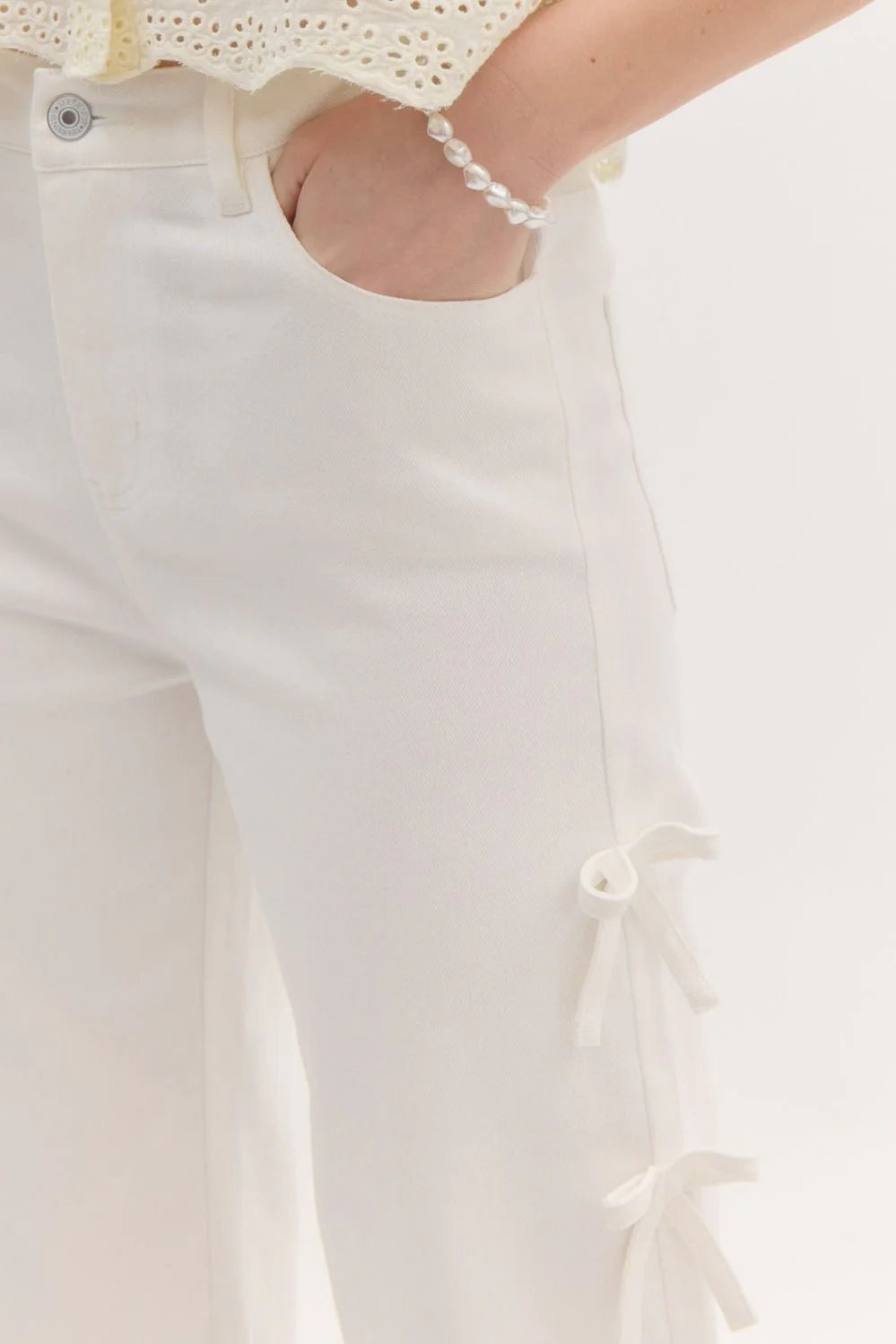 White- Cropped Mid Rise Denim Jeans w/ Mini Bows at the Side