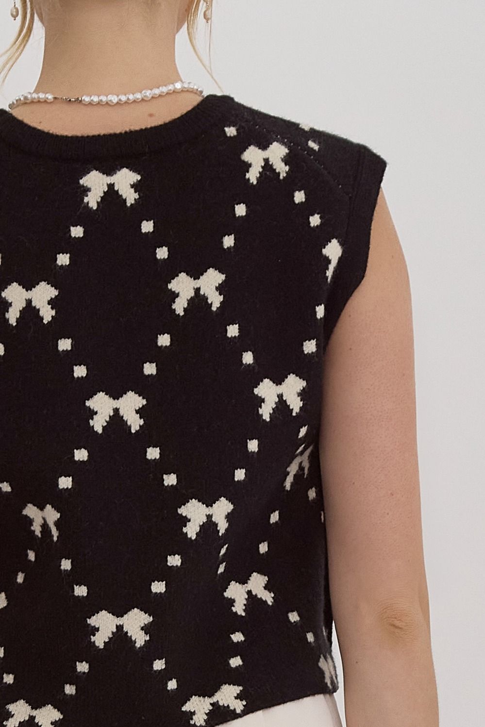 Printed Round Neck Sleeveless Knit Top w/ Button Detail at Sides