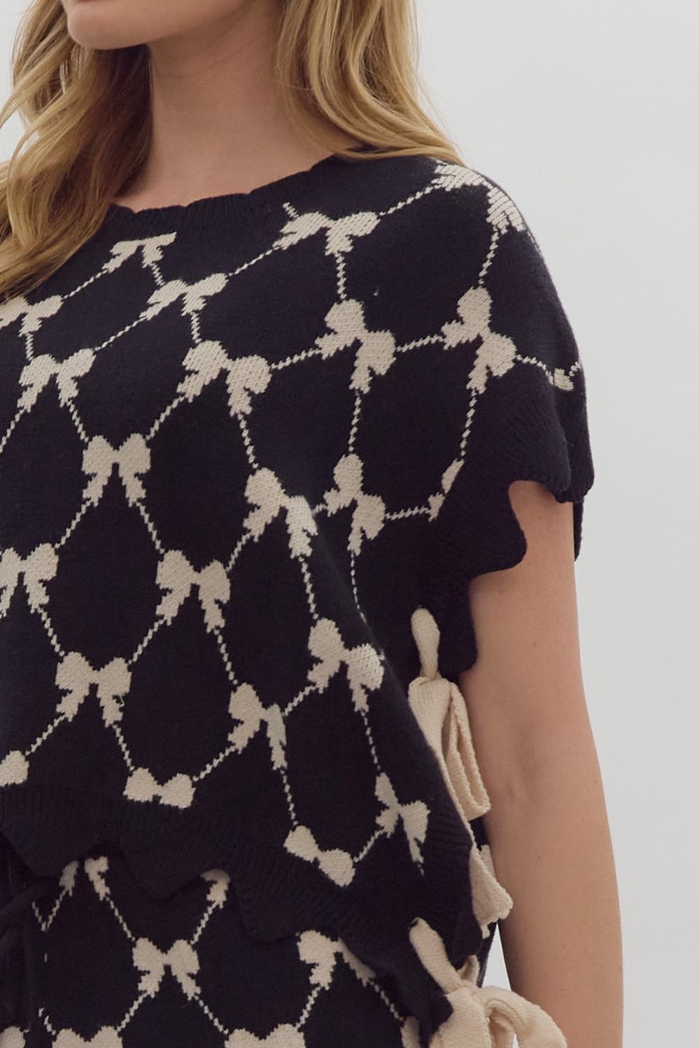 Bow Print Cropped Sweater Sweater Top w/ Self Tie at Sides