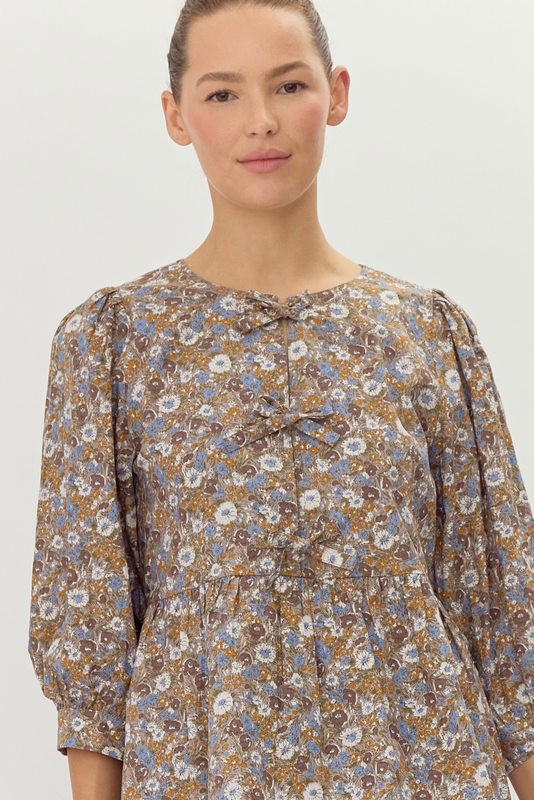 Flower print 3/4 peasant sleeves top