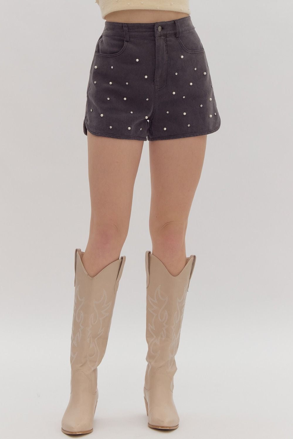 Denim shorts w/ pearl detail & back pocket