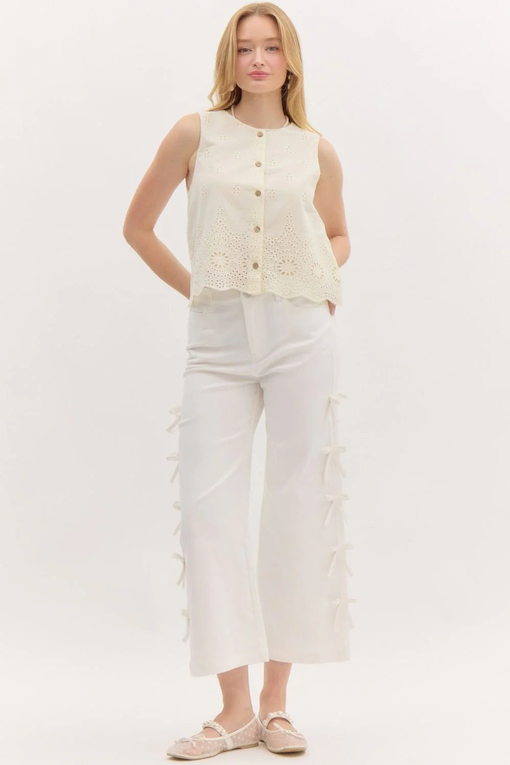 White- Cropped Mid Rise Denim Jeans w/ Mini Bows at the Side