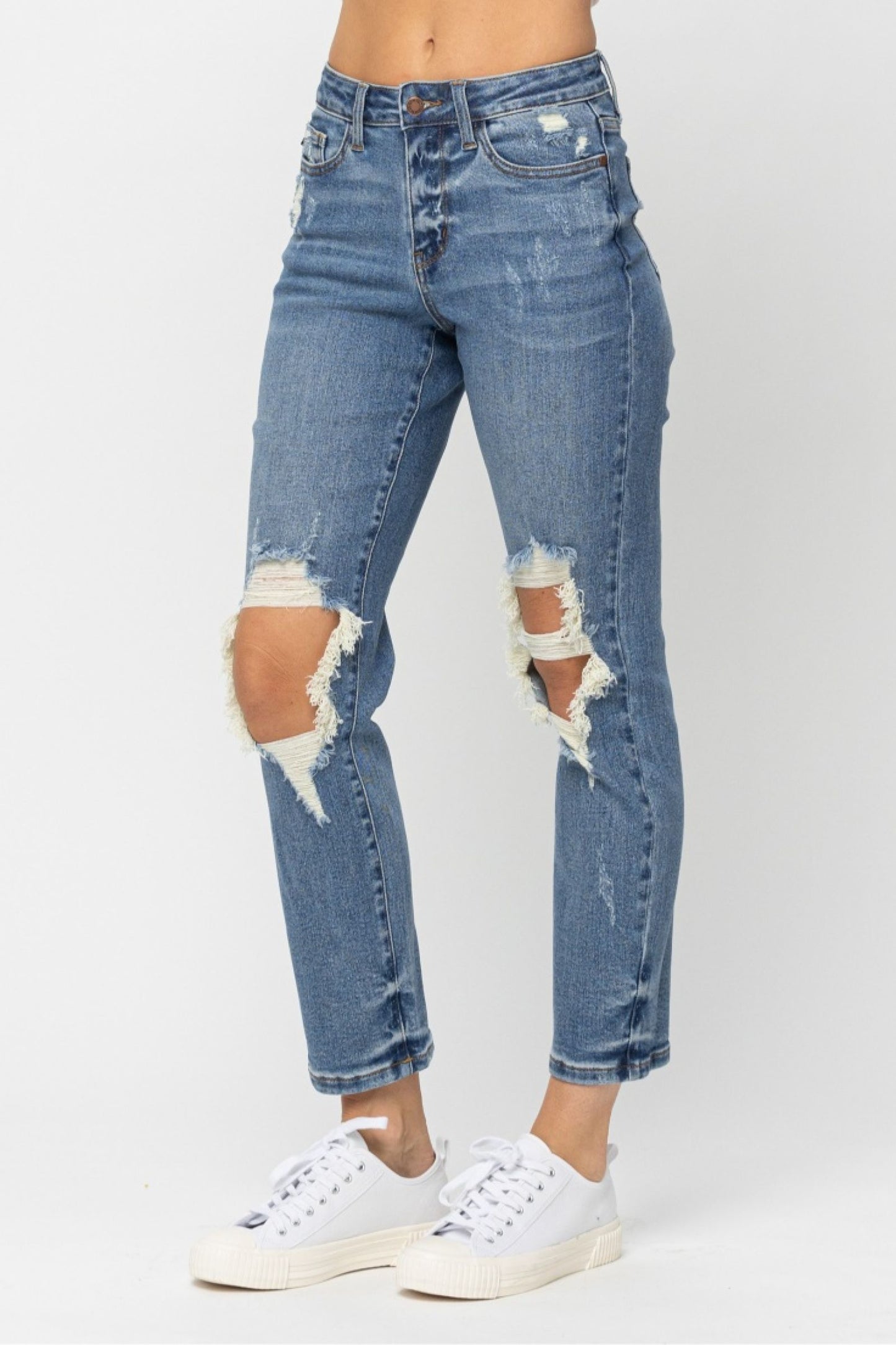 High waist destroyed boyfriend fit