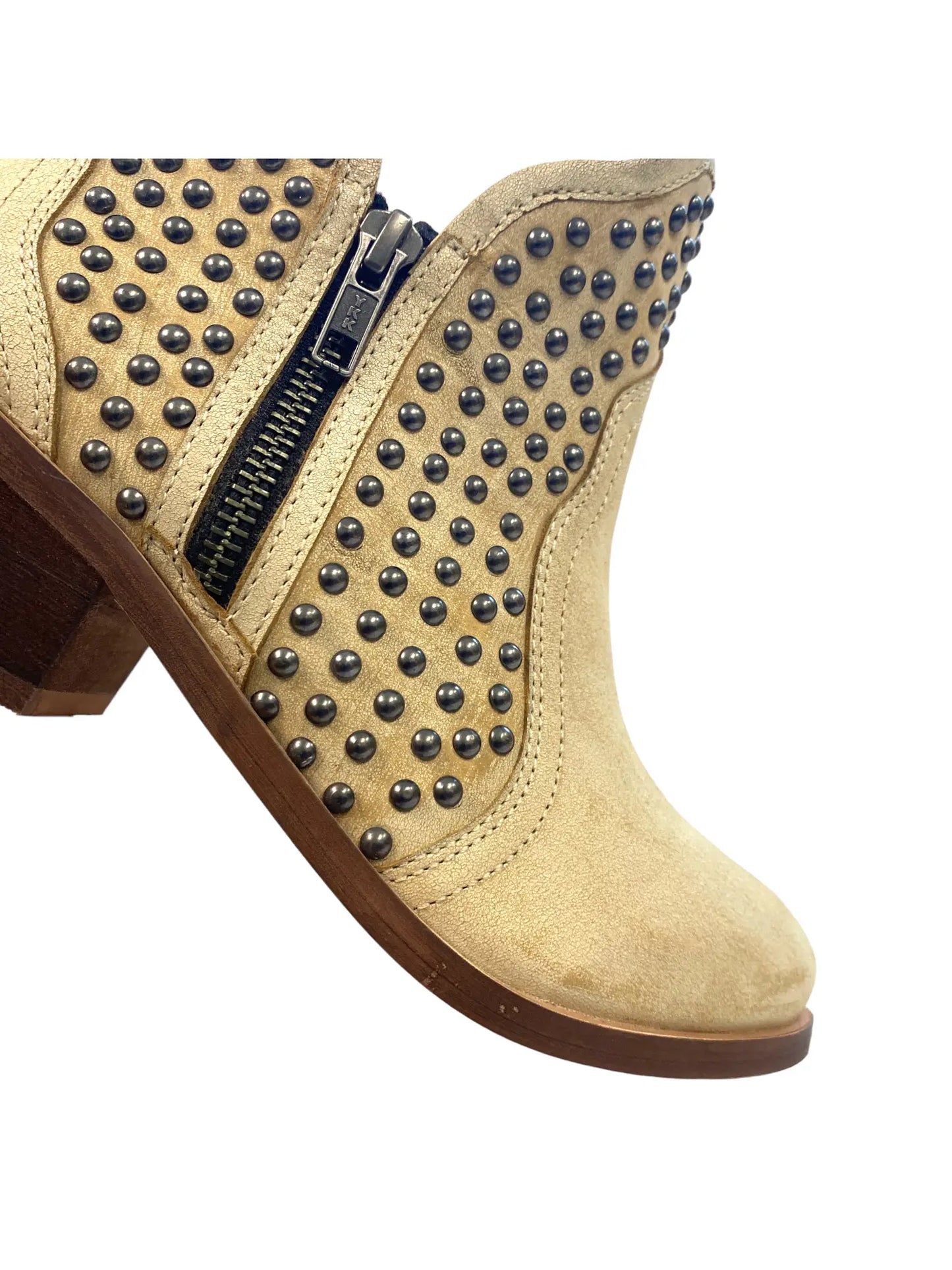 White rustic boots - Nailed it