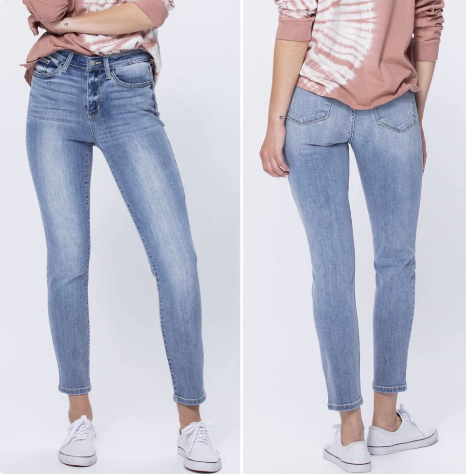 HI Rise Light Wash Relaxed Fit