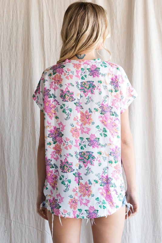 Flower Print Top w/ V-Neck Chest Pocket, Short Sleeves & Curved Hemline