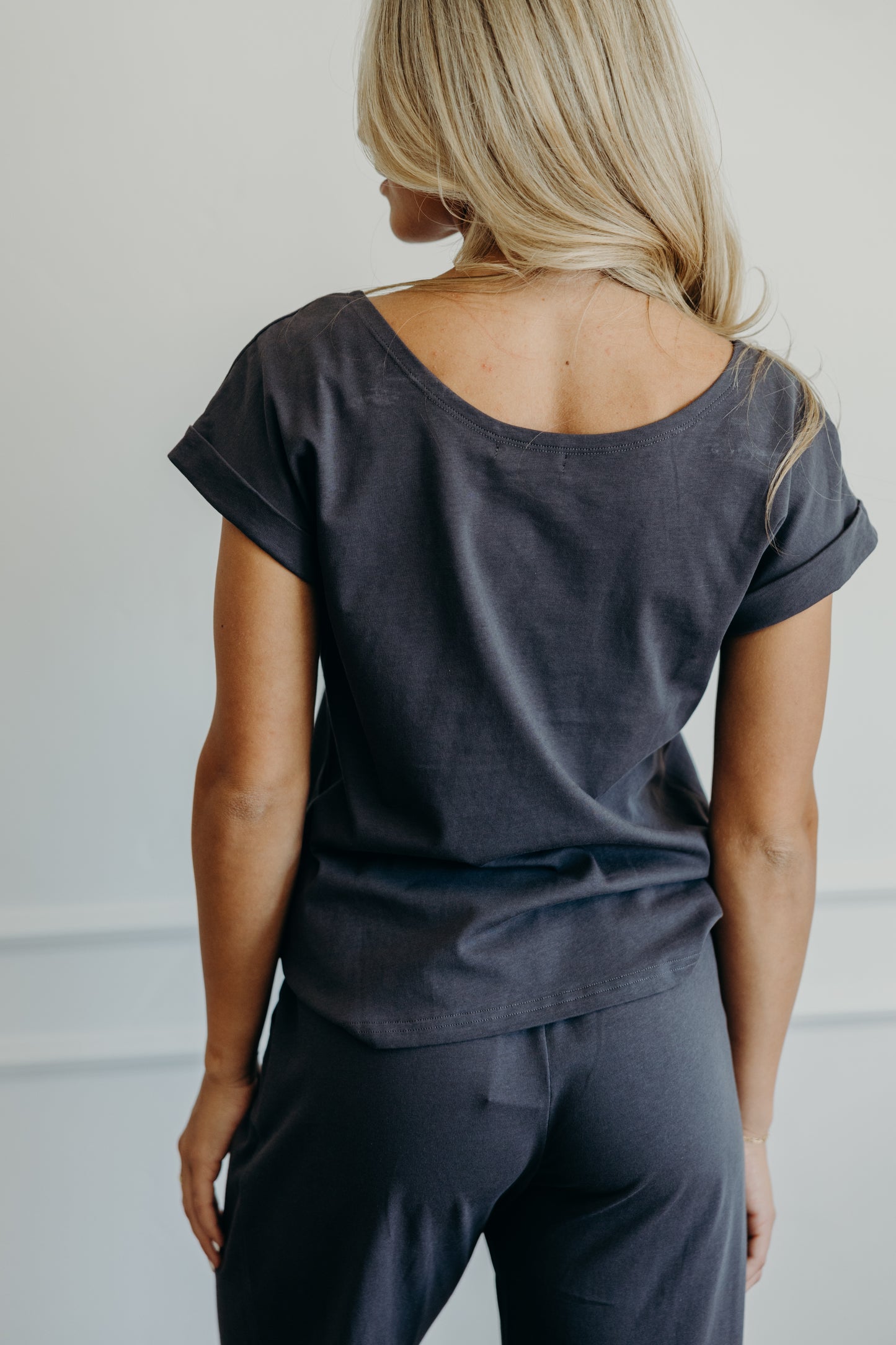 Lounge cuff sleeve tee in moonstone