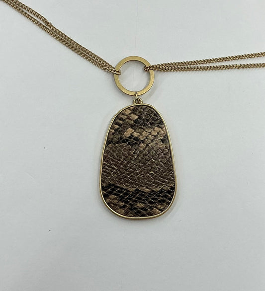 Gold teardrop necklace