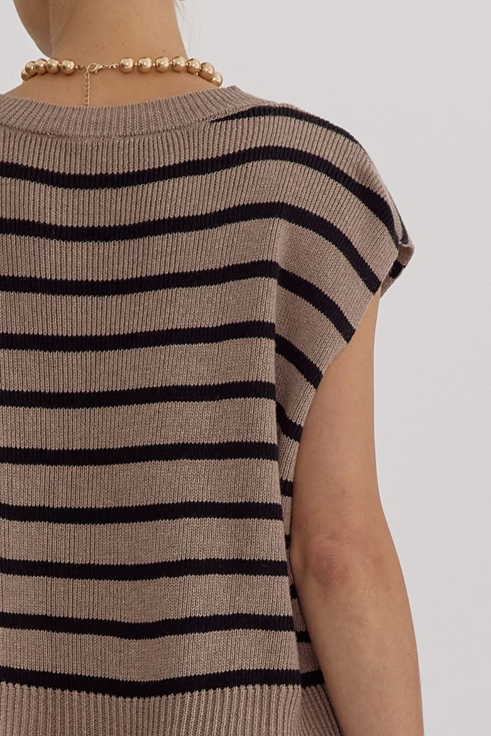 Stripe print round neck short sleeve knit top w/ slit at sides