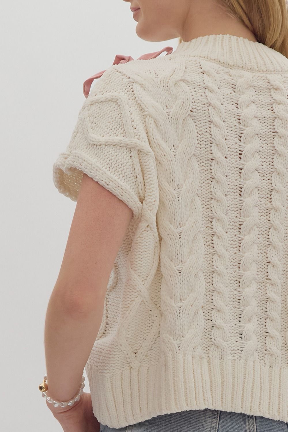 Cable Knit Round Neck Sweater Short Sleeve Sweater w/ Contrast Bow Detail