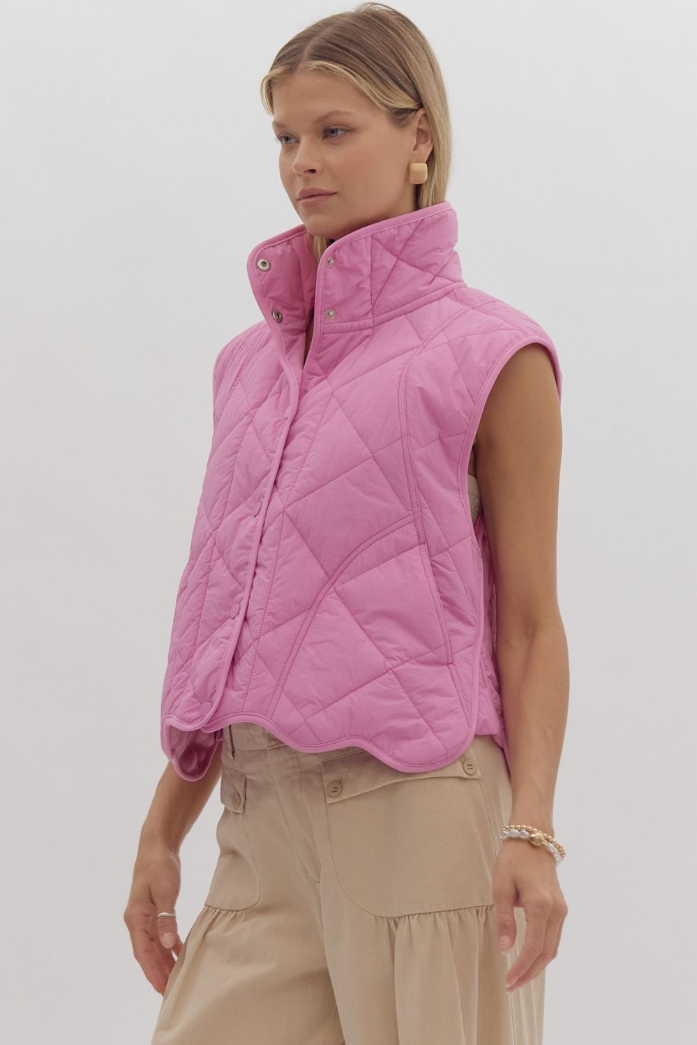 Solid Quilted Snap Button Up Vest w/ Pockets at Side w/ Scalloped Hem