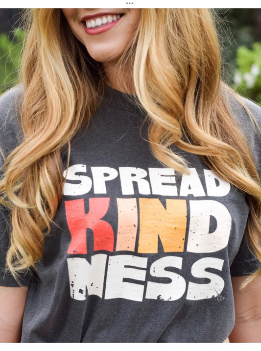 Spread kindness tee