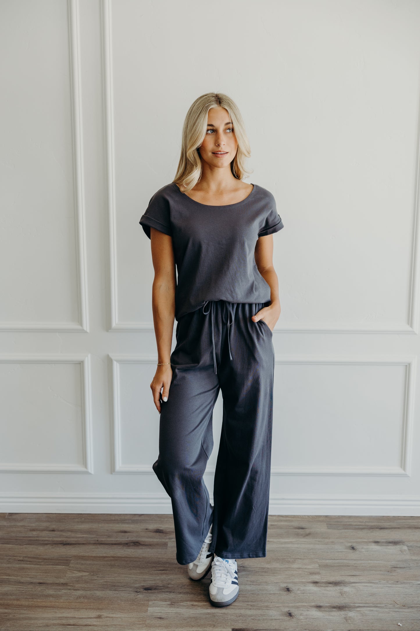Lounge cuff sleeve tee in moonstone
