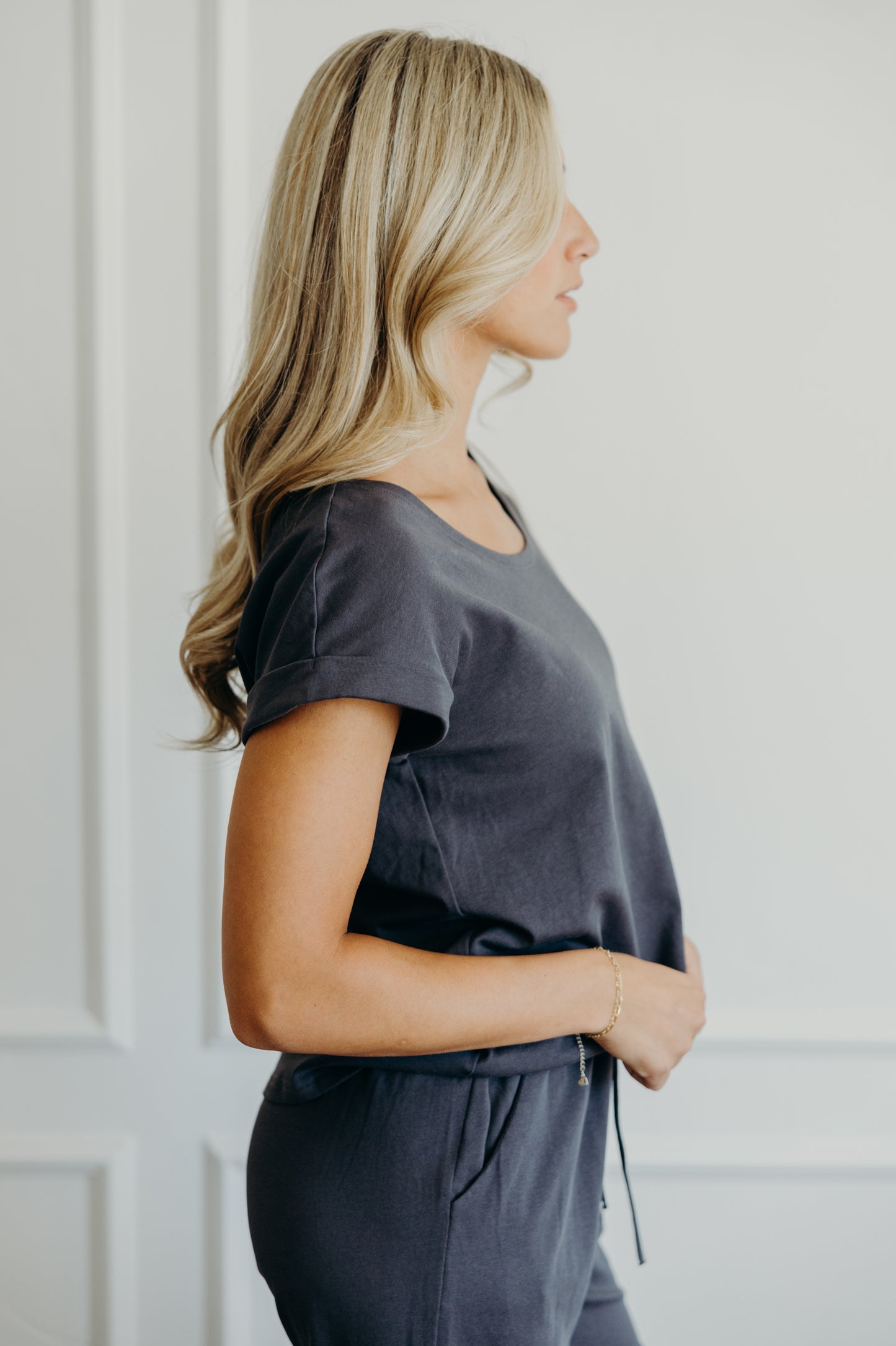 Lounge cuff sleeve tee in moonstone