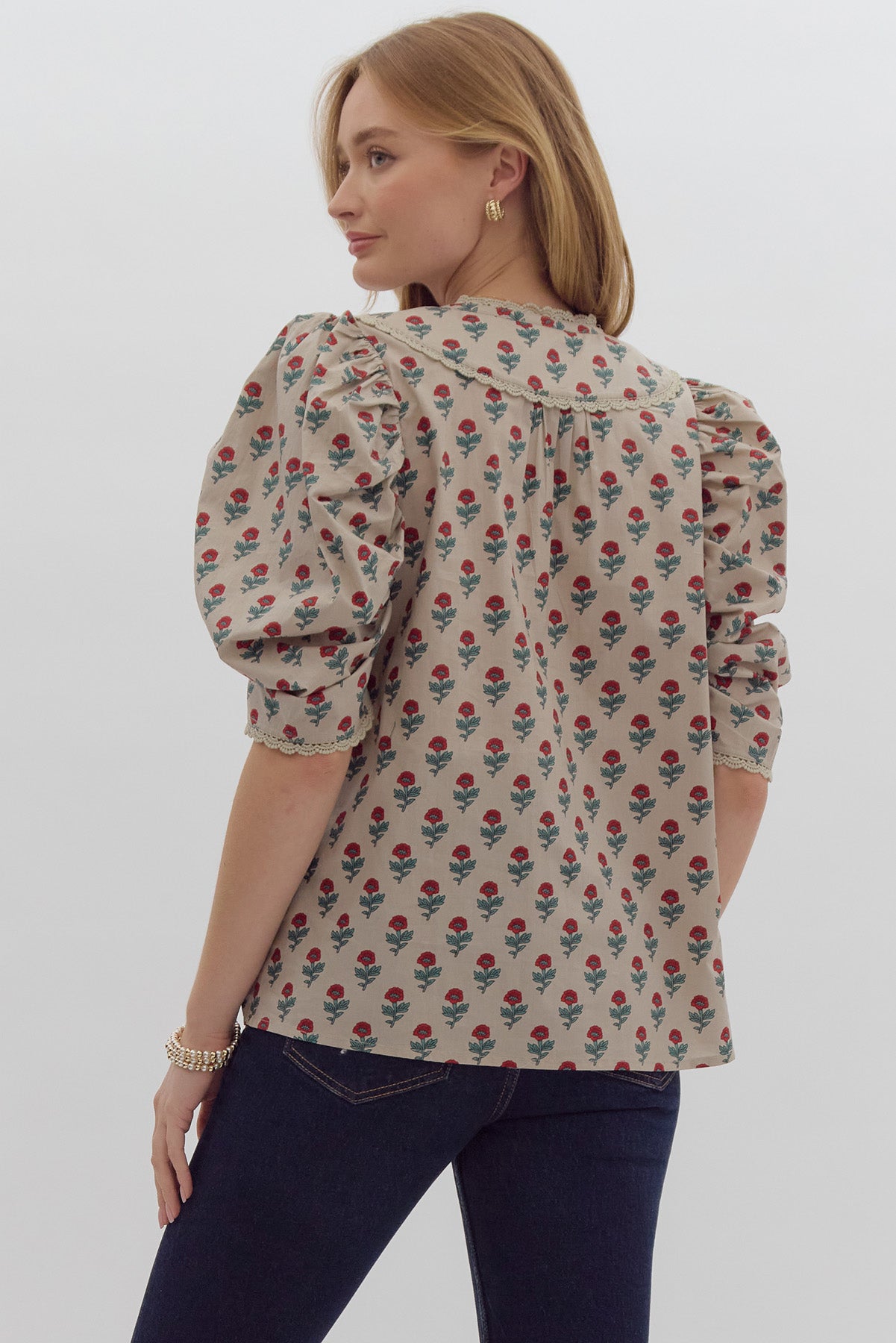 Floral Print V Neck Short Sleeve Top w/ Scalloped Lace Trim Detail & Self Tie at Neck