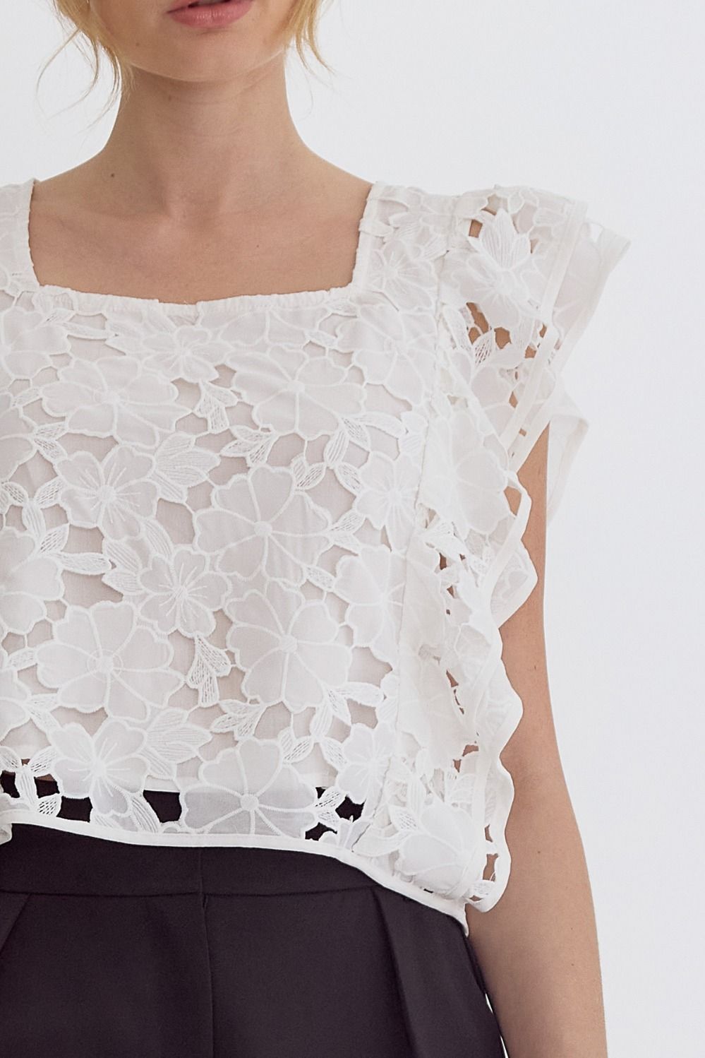 Lace Floral Square Neck Sleeveless Top w/ Ruffle Deatail