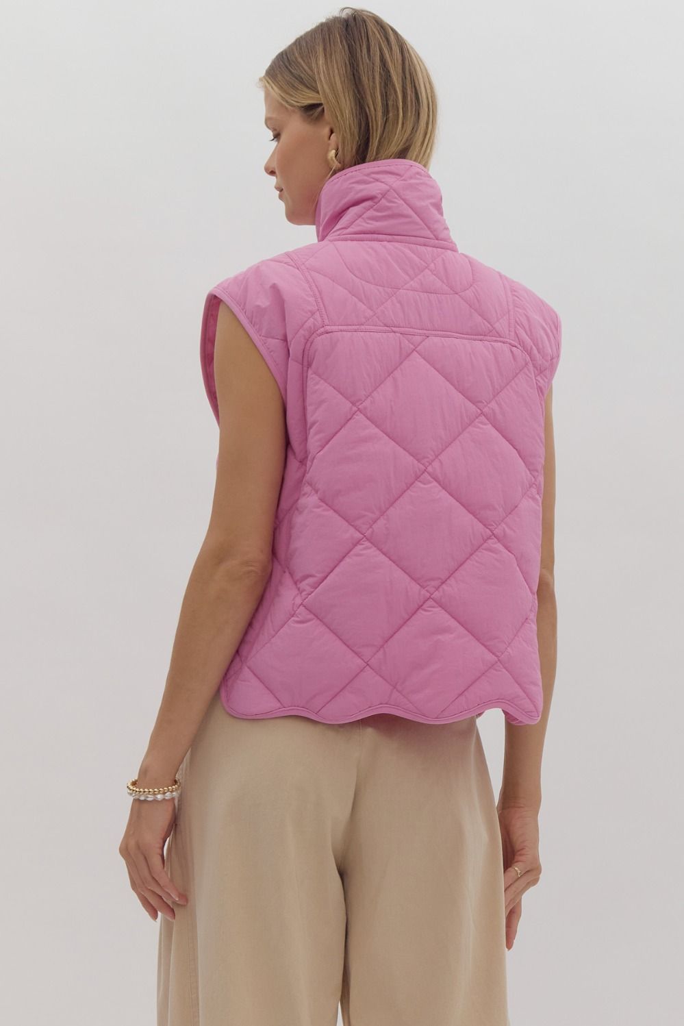 Solid Quilted Snap Button Up Vest w/ Pockets at Side w/ Scalloped Hem