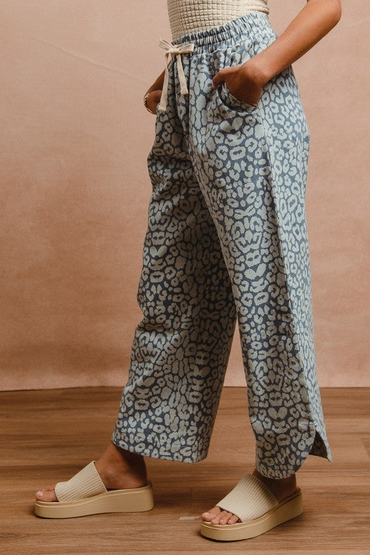 Washed Leopard Pattern Curved Side Seam Pants w/ Drawstring