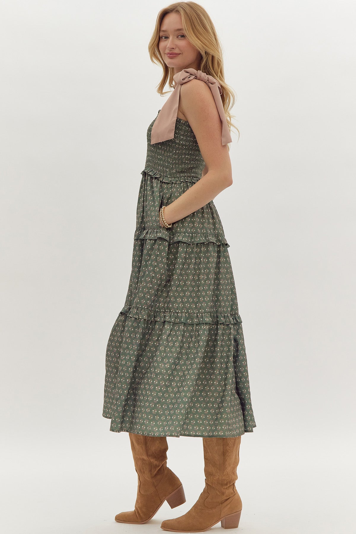 Floral print sq. neck sleeveless tiered midi dress w/ ties at shoulders. Smocking. Pockets.