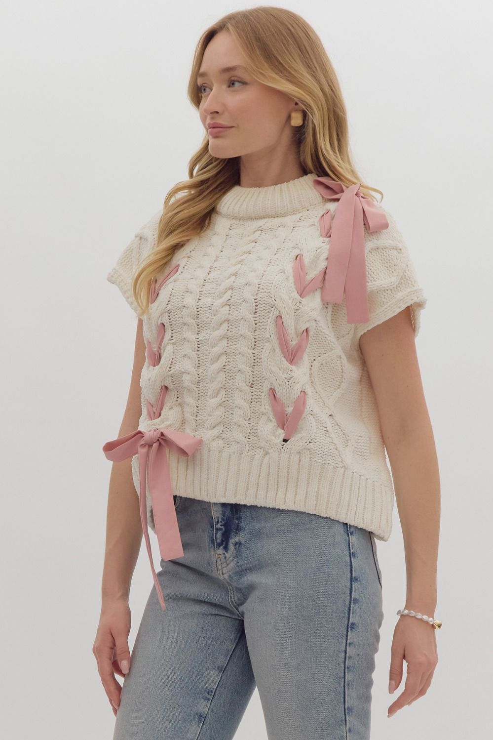Cable Knit Round Neck Sweater Short Sleeve Sweater w/ Contrast Bow Detail