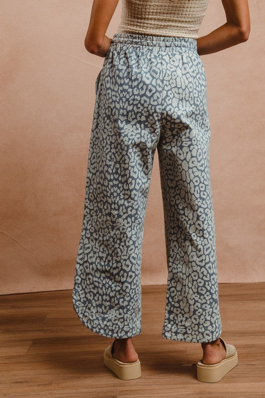 Washed Leopard Pattern Curved Side Seam Pants w/ Drawstring