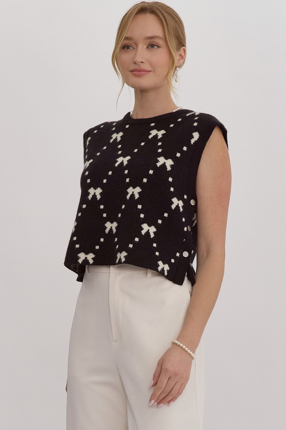 Printed Round Neck Sleeveless Knit Top w/ Button Detail at Sides