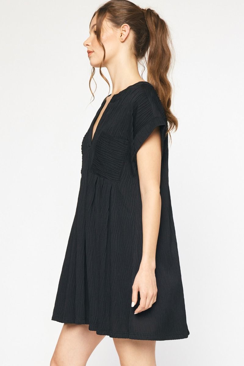 Solid Textured Short Sleeve V Neck Mini Dress w/ Pockets