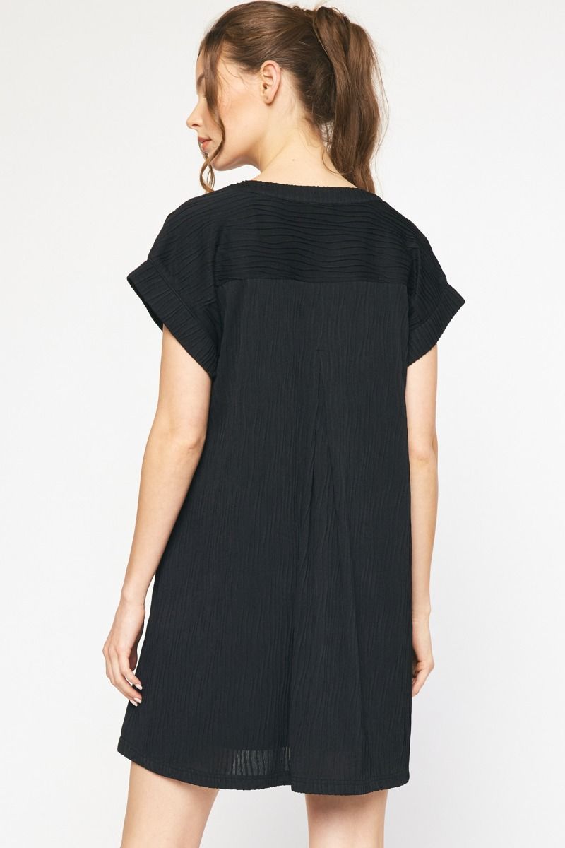 Solid Textured Short Sleeve V Neck Mini Dress w/ Pockets